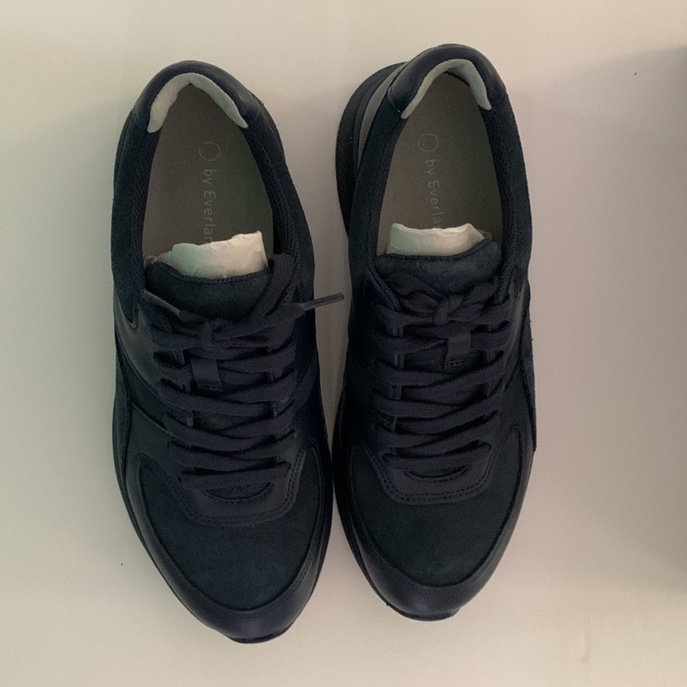 Everlane Women’s trainer. Navy size 9 NWT